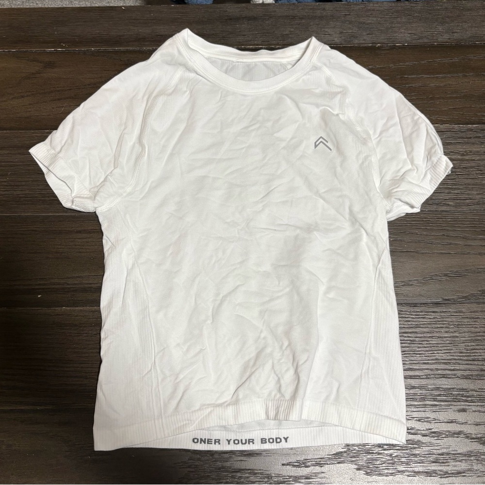 Oner Active White GO TO SEAMLESS FITTED MID TOP